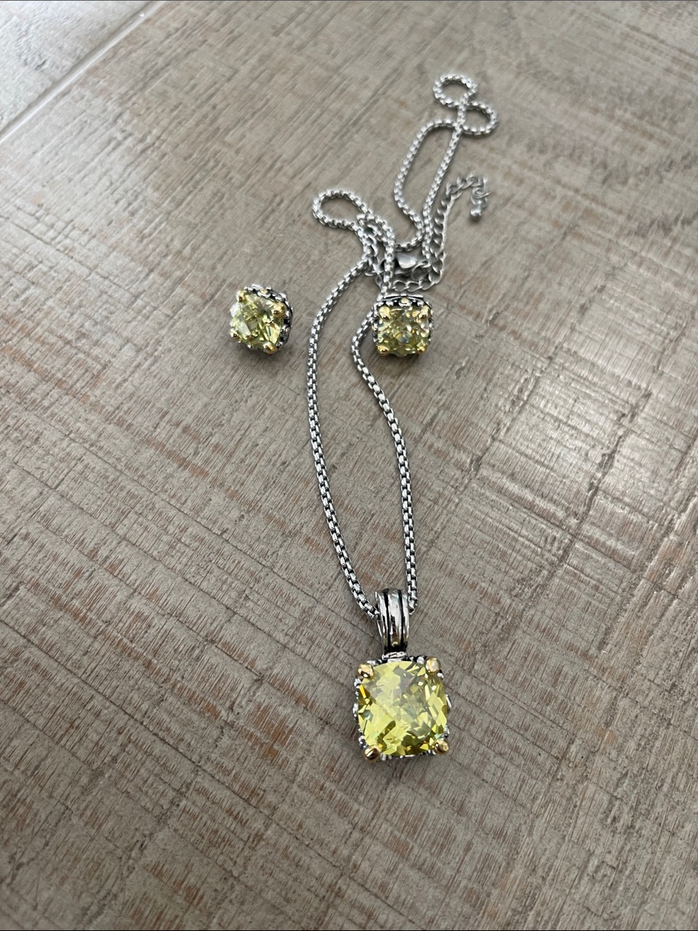 Yellow rhinestone set